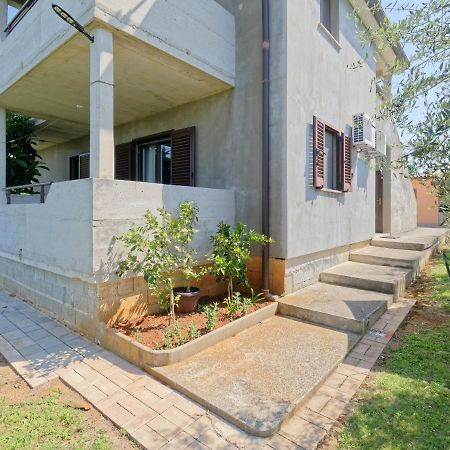 Apartment Laganis Plovanija المظهر الخارجي الصورة