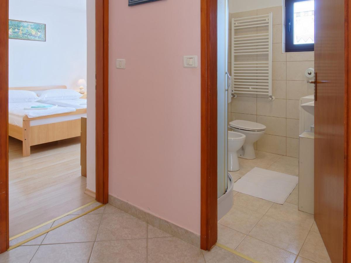 Apartment Laganis Plovanija المظهر الخارجي الصورة