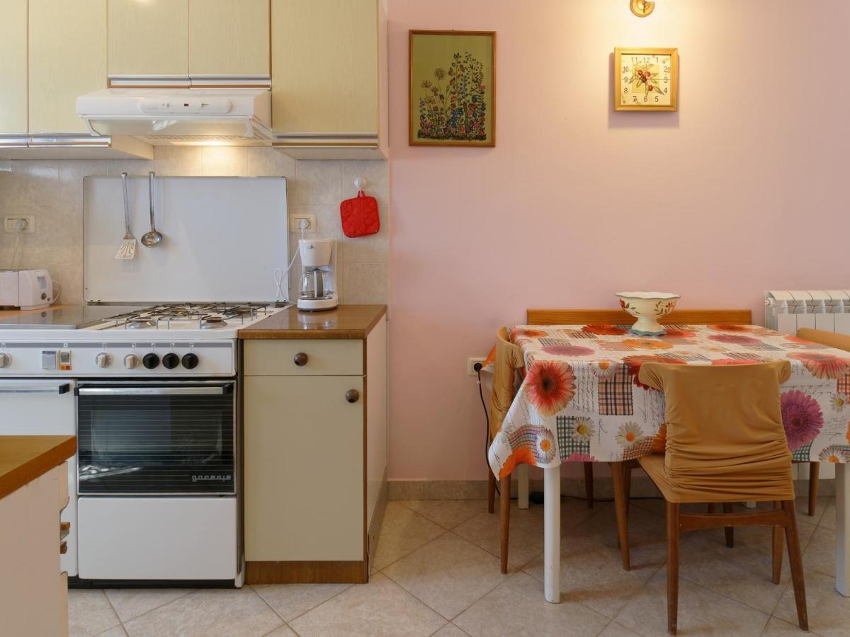 Apartment Laganis Plovanija المظهر الخارجي الصورة